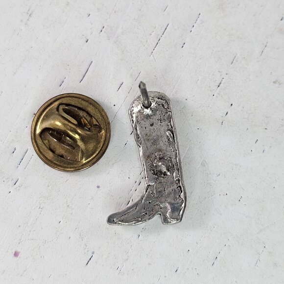 Vintage Cowboy Boot Lapel Pin Turquoise Blue Inlay Silver Toned - Picture 4 of 6